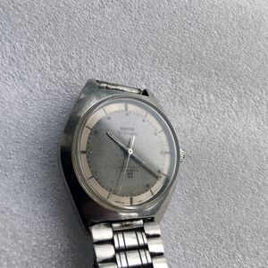 Vintage HMT Vivek Manual Hand-Winding Watch.