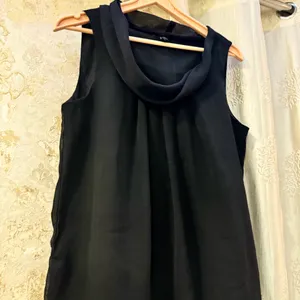 Hot Round Neck Black Top