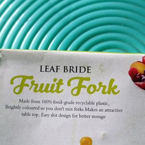 Leaf Bride Fruit Fork (6 Pieces), Can Also Be Used As Showpiece (Assorted Color)