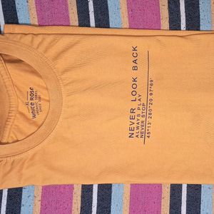 XL yellow T-shirt