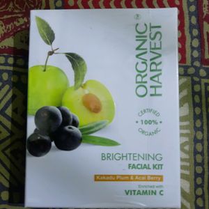 Organic Harvest Brightening Facial Kit