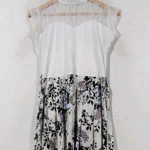 White  And Black Floral Dress🤍