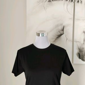 🆕 ZARA Black Tshirt With Tags🆕