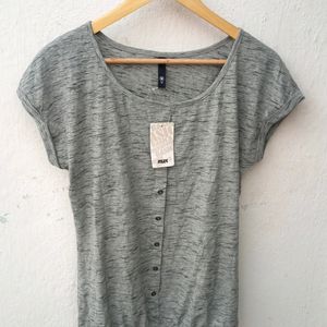 💕Max Womens Fancy Tshirt Size Of M 💕
