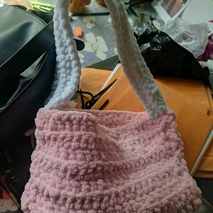 pink-crochet-bag