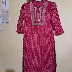 Pink 🌸 Festive Lightweight Kurti..