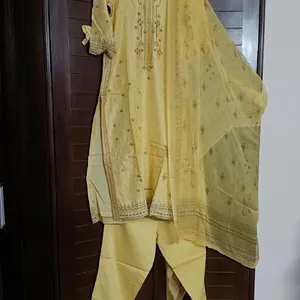 Women Silk Blend Summer Friendly Kurta Set