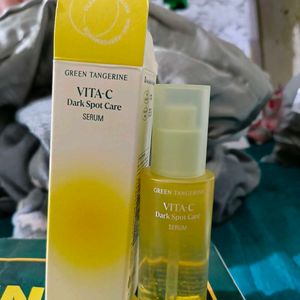 Green Tangerine Vita-C Dark Spot CAre Serum