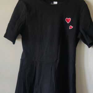H&M : Black Tshirt dress With Hearts 😍