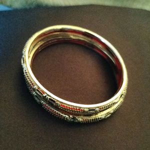 City Gold Bangle