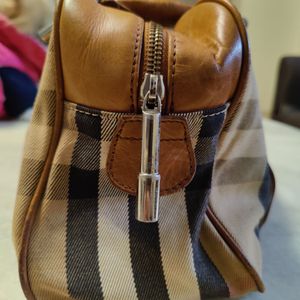 Auth Burberry House Check Pattern Shoulder Bag