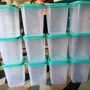 6 Kitchen Containers / Airtight