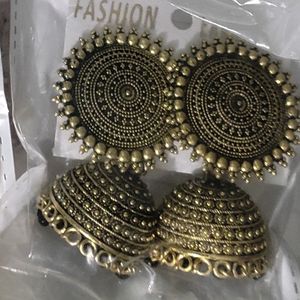 Ear Rings (Per Piece 100 Rs )