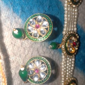 Jewellery Set With Free 2 Bindi Packet