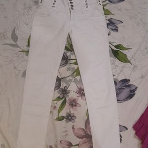 Skinny White Jeans 👖