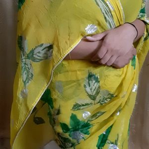 Yellow Saree🌻🌿🌼☘