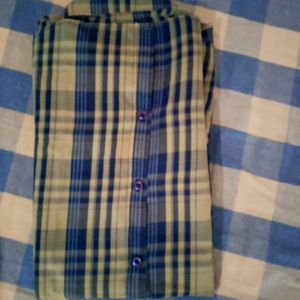 mens half sleeve xl size..yellow checks like new