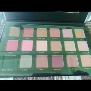 Huda Girl Rose Gold Eyeshadow Palette