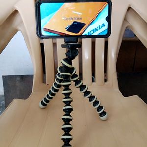 Unic Mobile Stand