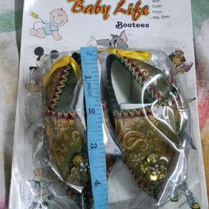 Baby Socks And Juti Approx 4-5 Inch