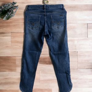 Blue Jeans Slim Fit