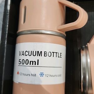 Vacuum Flask With Cups