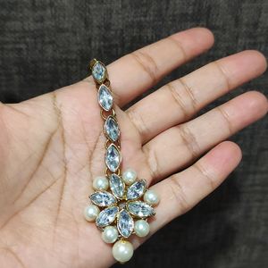 Kundan Earrings And Mangtika Set