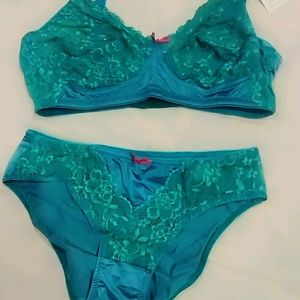 BRA & PANTY SET