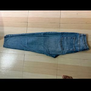 Levis Damaged Straight Fit Jeans