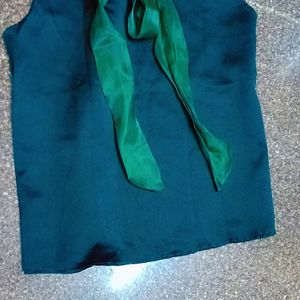 Good Green Sleeve Less Top.Rough Cloth