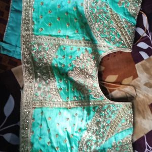 I Am Selling Saree