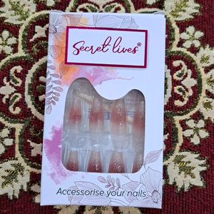 Secret Lives Artificial Set Of 12 Nails Design2