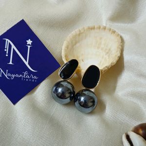 Korean Black Glass Pearl Earring