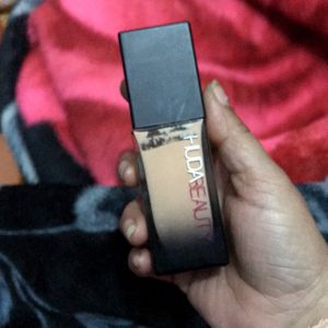 HUDA Beauty Foundation