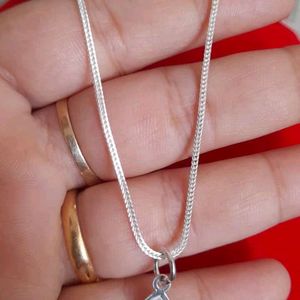 Beautiful New Desiner Locket Chain