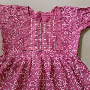 Pink Kurti With Rounded 😍nd Bluekurti