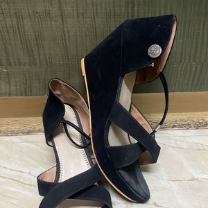 Black wedges For All Occasions