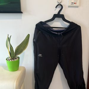 ‘Decathlon Kalenji’ Black Capri Pants/Leggings