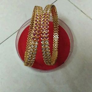 Traditional Like Fashion Bangles 👑