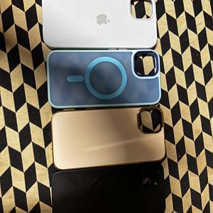 Selling a combo of 4 high-quality iPhone 13 cover