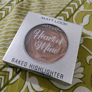 Mattlook Highlighter (Shade: 04 So Hollywood)