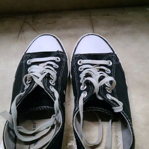 Black Converse Shouse Good Condition