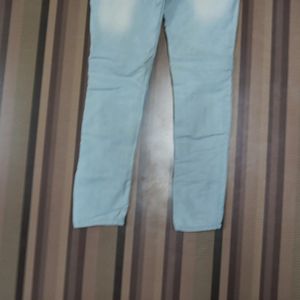 Y-17 Size 28 Slim Fit Women Denim Jeans