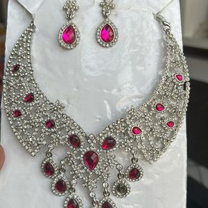 Womens Heavy Neckalce