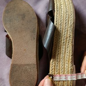 Women Sandals    Reselling It Due To Size Issue