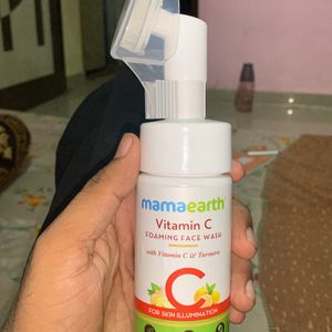 Mama earth Vitamin C Face Wash