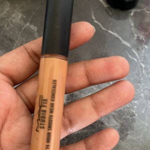 Nw 35, MAC Concealer