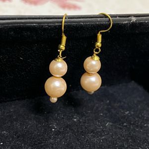 Pearl Earing