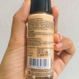 Blue Heaven Hyper Matte Foundation (Natural Sand)