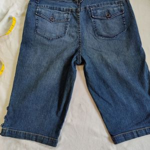 Brand New- Capri Denim